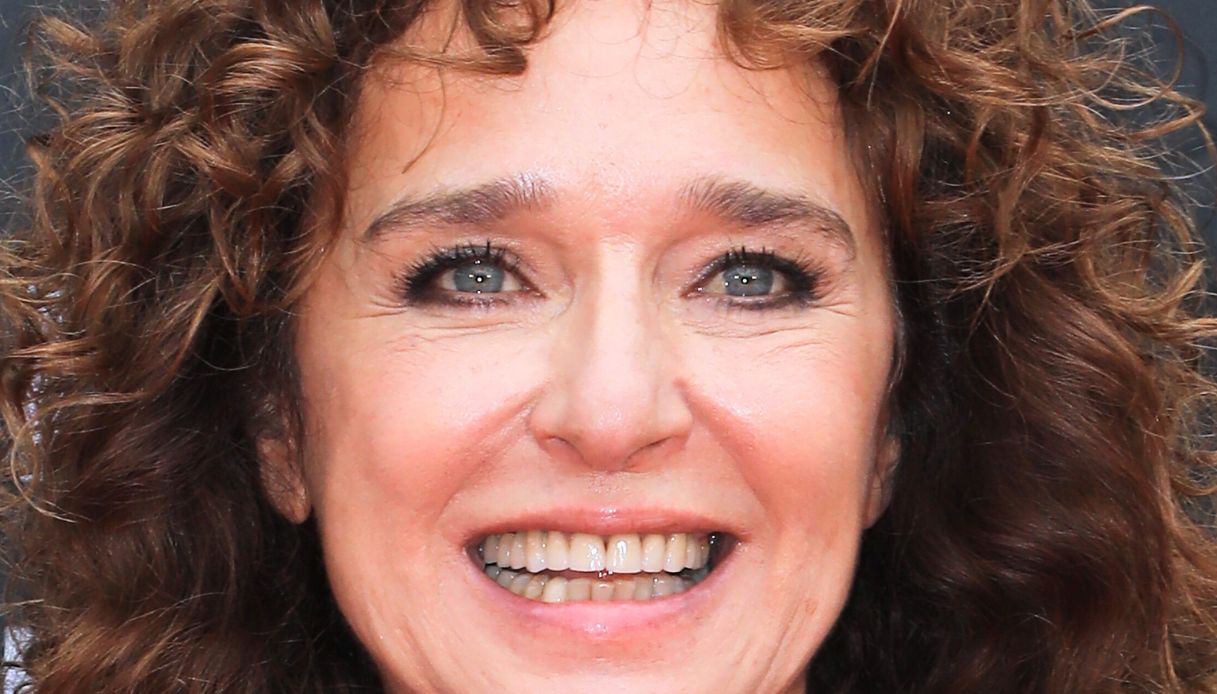 Valeria Golino, quanto è alta e tutti i segreti del suo stile