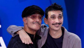 Fiorello a La Pennicanza punzecchia la Rai: “Accanimento terapeutico”. Dalla Fagnani mai