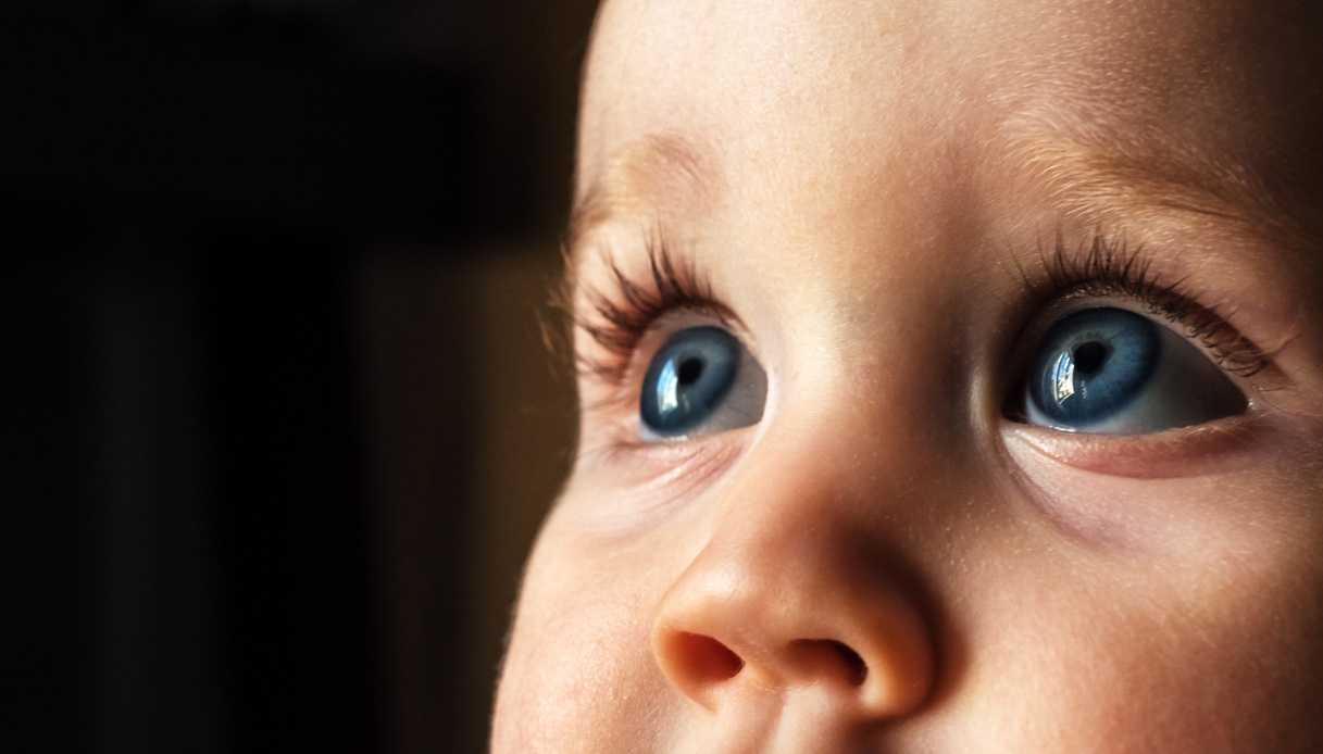 Igiene oculare nel bambino, una carezza quotidiana per occhi sani