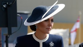 Kate Middleton, spacco birichino e telefonata segreta: le foto indiscrete