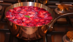 Marmellata di fragole, i trucchi facili per prepararla in casa