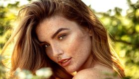 Capelli baciati dal sole, e protetti, dalla sera alla mattina. L’hair mask da provare è il colpo di fulmine dell’estate