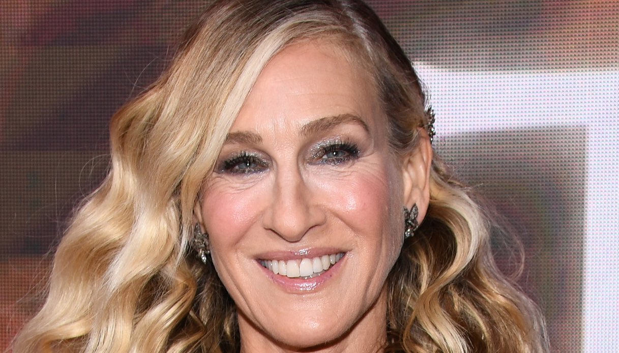 And Just Like That 3, Sarah Jessica Parker e le ragazze brillano a New York: i look della première