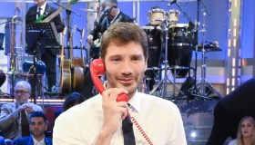Affari Tuoi chiude, quando va in onda l’ultima puntata con Stefano De Martino