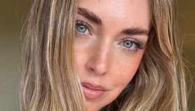 Chiara Ferragni, l’abito chemisier con tocco western in vacanza a Forte dei Marmi