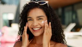Pelle idratata, anche d’estate, e senza sudore. Ecco le creme leggere per il viso da tenere sempre con te