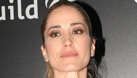 Elena Santarelli criticata per la foto in bikini su Instagram. “Inguardabile. Cos’hai sull’addome?”