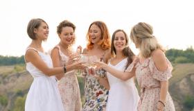 Dress code di matrimonio, le tendenze estate 2025