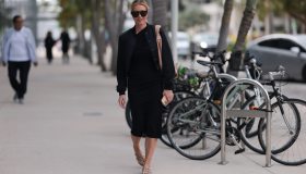 Questo black midi dress che ti fa sentire una star è tutto ciò che ti serve per l’estate