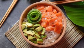 Questo cuociriso in offerta è il segreto per fare sushi e poké a casa