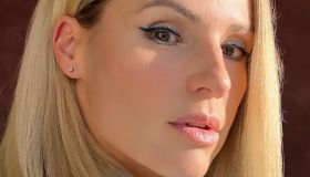 Michelle Hunziker, grande festa per la comunione di Celeste. Trussardi assente, chi c’era