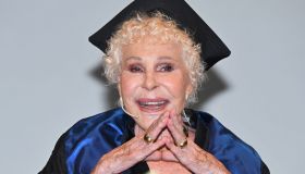 Ornella Vanoni commossa riceve la laurea ad honorem: chi c’era alla cerimonia