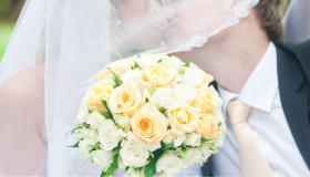 Butter yellow, come utilizzare il colore dell’estate 2025 in un matrimonio