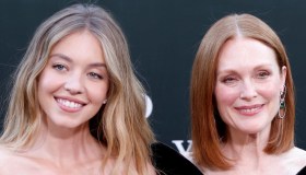 Echo Valley première, Julianne Moore è l’icona del nuovo bob mentre Sydney Sweeney è esplosiva in rosso