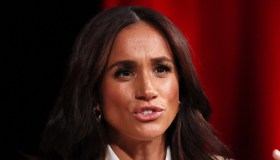 Re Carlo, rovinati i piani di Meghan Markle e Harry torna in Inghilterra