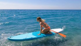 La tua avventura sull’acqua inizia qui, con il sup gonfiabile best seller che ora è in offerta