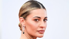 Sveva Alviti si è sposata con Andrea Bruno: l’abito minimal-principesco per il “sì”