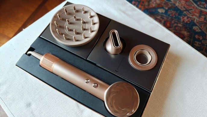 Le parfum: un chouchoute supplémentaire pour les cheveux