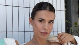 Elisabetta Canalis, vacanza da sola con la figlia: spunta l’ex marito e accende il gossip