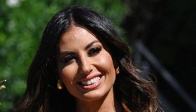 Elisabetta Gregoraci racconta le sue vacanze a Capri, l’abito trasparente è un sogno
