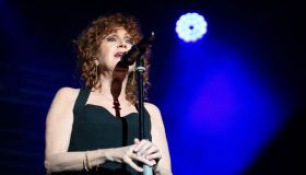 Semplicemete Fiorella, cosa è successo: Elodie piange sul palco, Vanoni fa ridere tutti