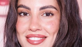 Giulia De Lellis, lo slip dress sensuale con pancione a vista a Positano