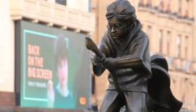 Harry Potter, prima foto in costume del nuovo maghetto: occhiali e cicatrice