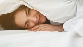 Fai fatica a dormire? Prova a mangiare queste cose