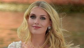 Kitty Spencer in Italia con la figlia Athena, l’adorabile look matchy