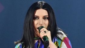 Laura Pausini e Alanis Morissette: il duetto a sorpresa incanta il pubblico