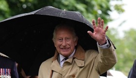 Re Carlo, eleganza e modernità al garden party: il progetto della Regina Camilla