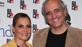 Simona Ventura, la dedica a Giovanni Terzi per il primo anno di matrimonio: “Splendida tappa”