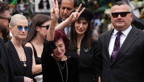 Ozzy Osbourne: i commoventi tributi della famiglia al funerale