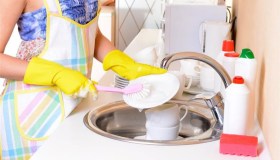 Tazze di porcellana, il trucco delle patate per sbiancarle