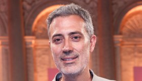 Chi è Andrea Bajani, il vincitore del Premio Strega 2025 con L’Anniversario