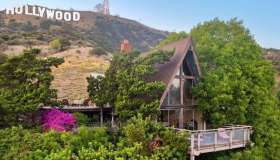 L’iconica villa vicina alla scritta di Hollywood: gli interni meravigliosi