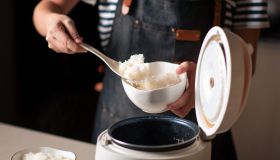 Sushi e poké, come al ristorante, sulle tue tavole estive. Il cuociriso da 10mila recensioni su cui puntare