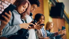 Educazione sessuale 2.0: perché la Gen Z si affida a TikTok