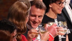 Kate Middleton rompe il protocollo e Macron ne approfitta