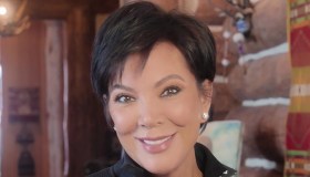 Kris Jenner e il lifting da 100mila dollari: il look è perfetto, ma il Photoshop fa discutere
