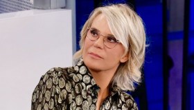 Amici chiude prima: la decisione di Maria De Filippi