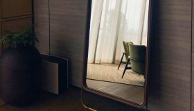Specchi strategici per la casa. Come usarli per ingrandire, illuminare e decorare ogni ambiente