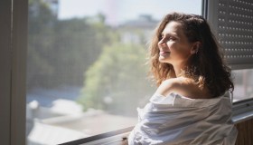 Respirare liberi in casa, zanzariere antipolline e antigraffio per il benessere di tutta la famiglia