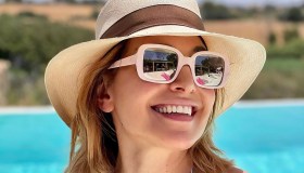 Barbara D’Urso prima di Ballando si scatena sulla spiaggia