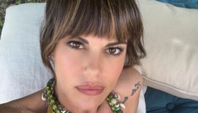 Bianca Guaccero racconta la sua vacanza pugliese con Giovanni Pernice, il video scaccia crisi