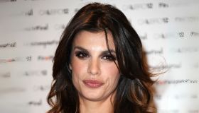 Elisabetta Canalis in shorts e canotta fa impazzire i social: “La perfezione esiste”