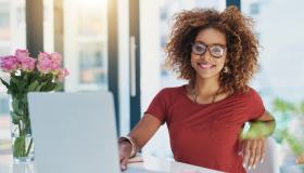 Con questo cuscino da ufficio il back to work e il mal di schiena non fanno più paura