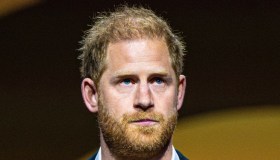 Re Carlo preoccupato per il nuovo progetto di Harry, il possibile incontro