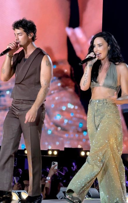 Joe Jonas e Demi Lovato insieme in concerto