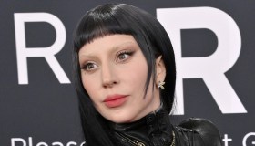 Lady Gaga, Dead Dance è il nuovo singolo: Tim Burton come regista